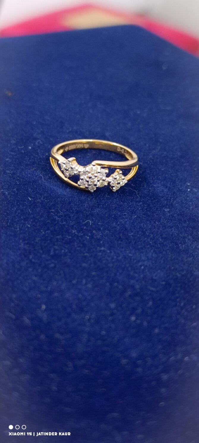 Dazzling Aveera Three Flower Ring - Image 5