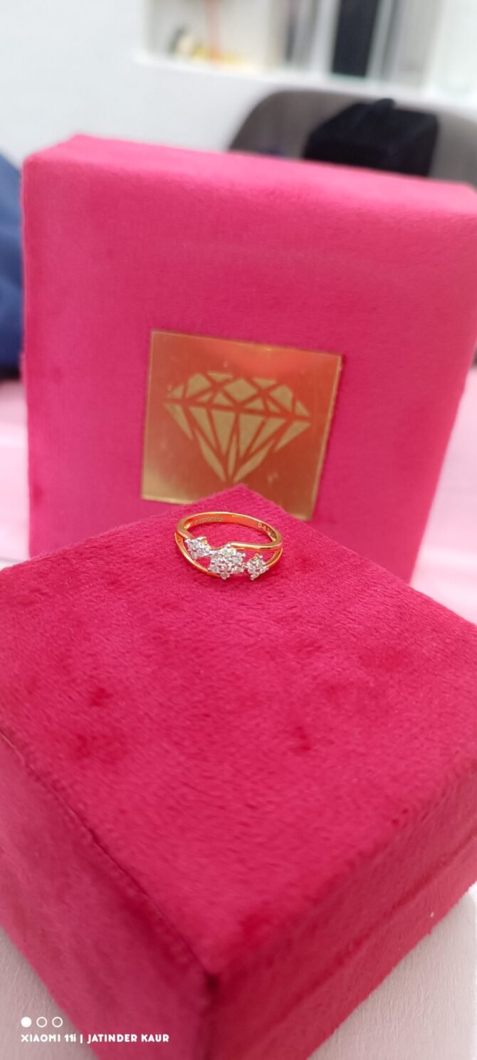Dazzling Aveera Three Flower Ring - Image 2
